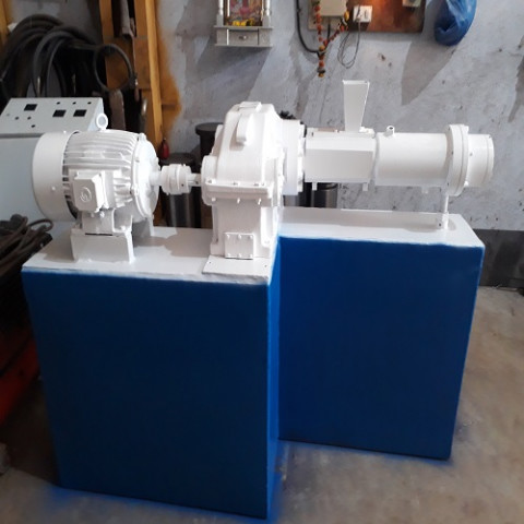 SILICON RUBBER EXTRUDER